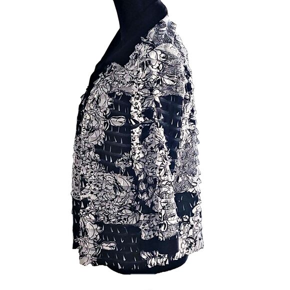 R & M Richards Pleated Black White Floral Faux Layered-Look Jacket Top Size 12P - Picture 3 of 3
